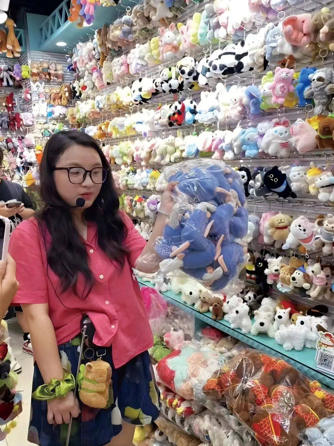 Labubu爆火之后<strong></p>
<p>比特币美金</strong>，去义乌的年轻人赚翻了