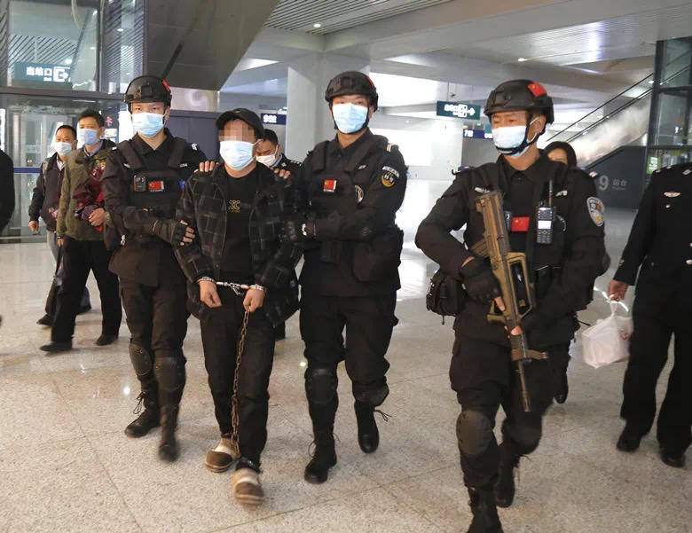 “男子强奸嫂嫂出狱后又刺死见义勇为者”案二审<strong></p>
<p>怎么挖比特币</strong>，择日宣判 警方曾披露抓捕过程等诸多细节