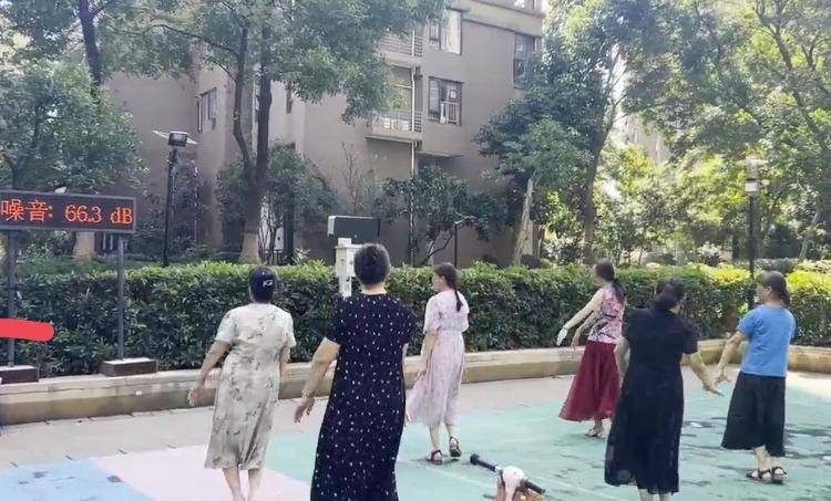 武汉一小区现“广场舞降噪神器” 生产商：产品售价3万<strong></p>
<p>一个比特币要挖多久</strong>，能将声波集中在目标区域