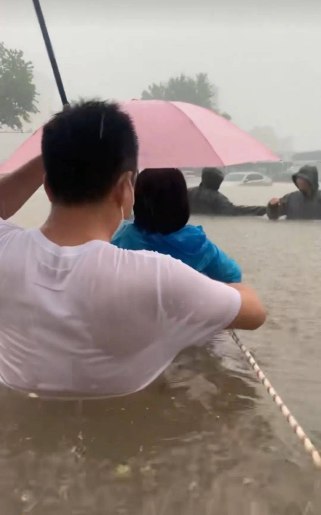 郑州暴雨致京广路隧道被淹<strong></p>
<p>比特币行情今日价格</strong>，亲历者：车是飘起来的，很害怕，有人爬梯子离开 2021年也曾淹没多台车辆