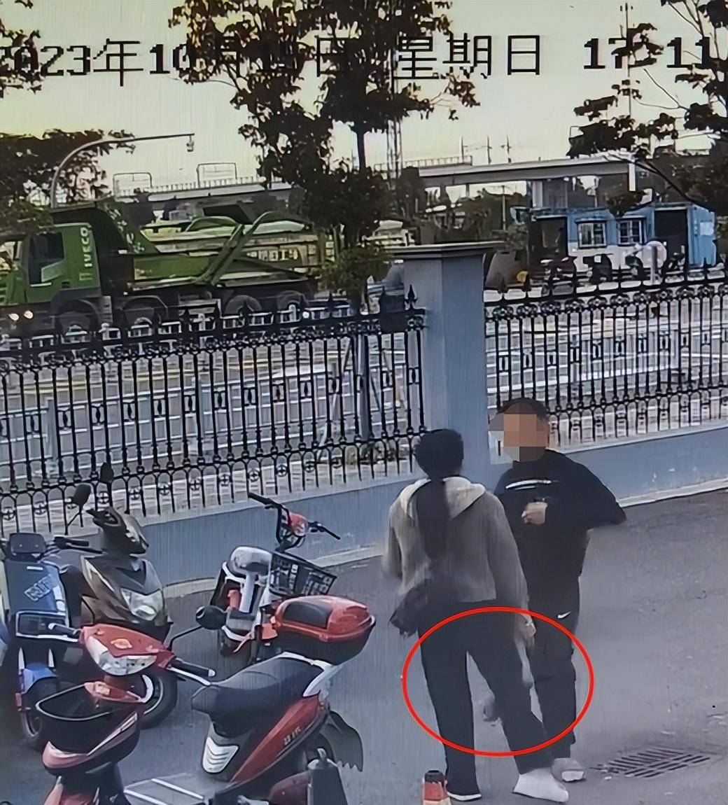 “儿子备考的大学需政审<strong></p>
<p>比特币客户端下载</strong>，母亲怕影响孩子默默忍受家暴”？当事女子回应：事实有出入