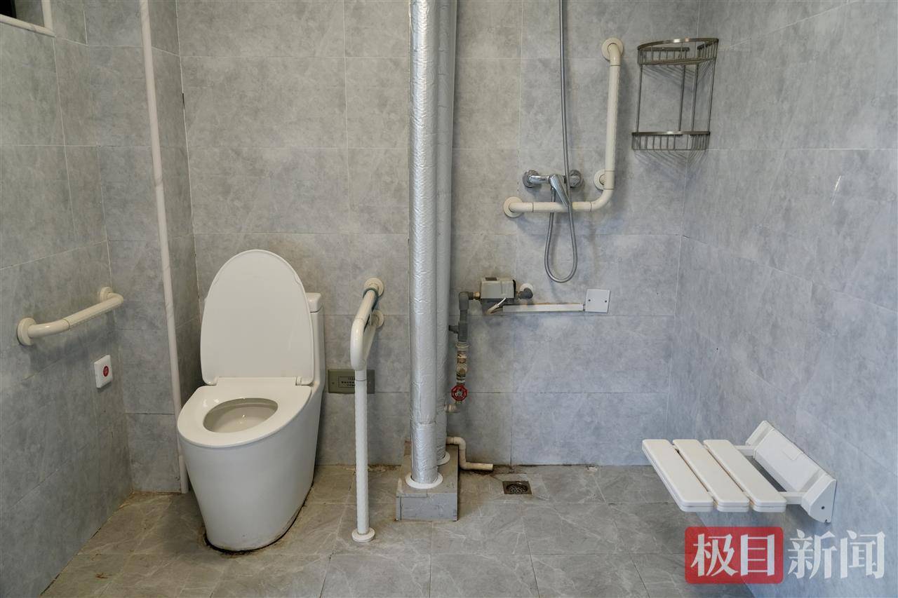 “玻璃娃娃”田艳青踏入武大校园！校方准备无障碍宿舍<strong></p>
<p>比特币大涨</strong>，母亲能同寝陪读
