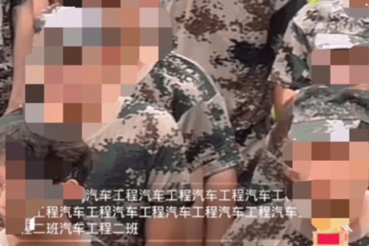 多校出现直播“点名”乱象<strong></p>
<p>比特币大涨</strong>，岂可拿学生开低俗玩笑