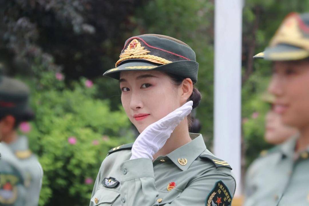 英姿飒爽！四川高校大四女生<strong></p>
<p>买比特币</strong>，亮相九三阅兵方队