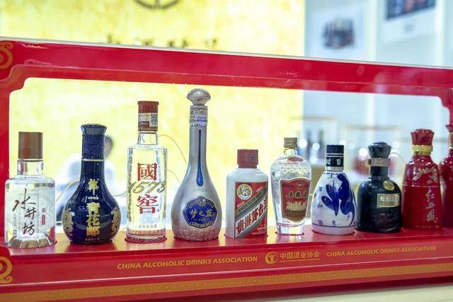 “小甜水”扎堆<strong></p>
<p>比特币美金价格</strong>,五粮液们盯上了年轻人