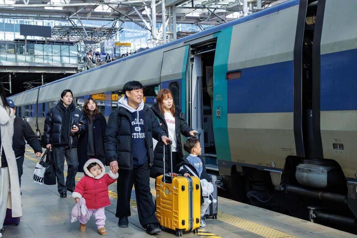 韩国人口萎缩<strong></p>
<p>比特币现价</strong>，中小学班级人数为何不减反增?