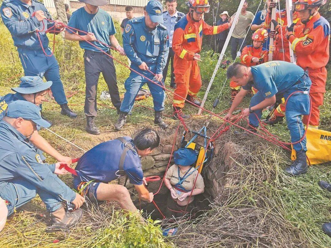 泉州坠井女子“54小时噩梦”:几条蛇爬身上<strong></p>
<p>比特币今天行情</strong>,双侧肋骨骨折!绝望时靠一个信念坚持活下来……