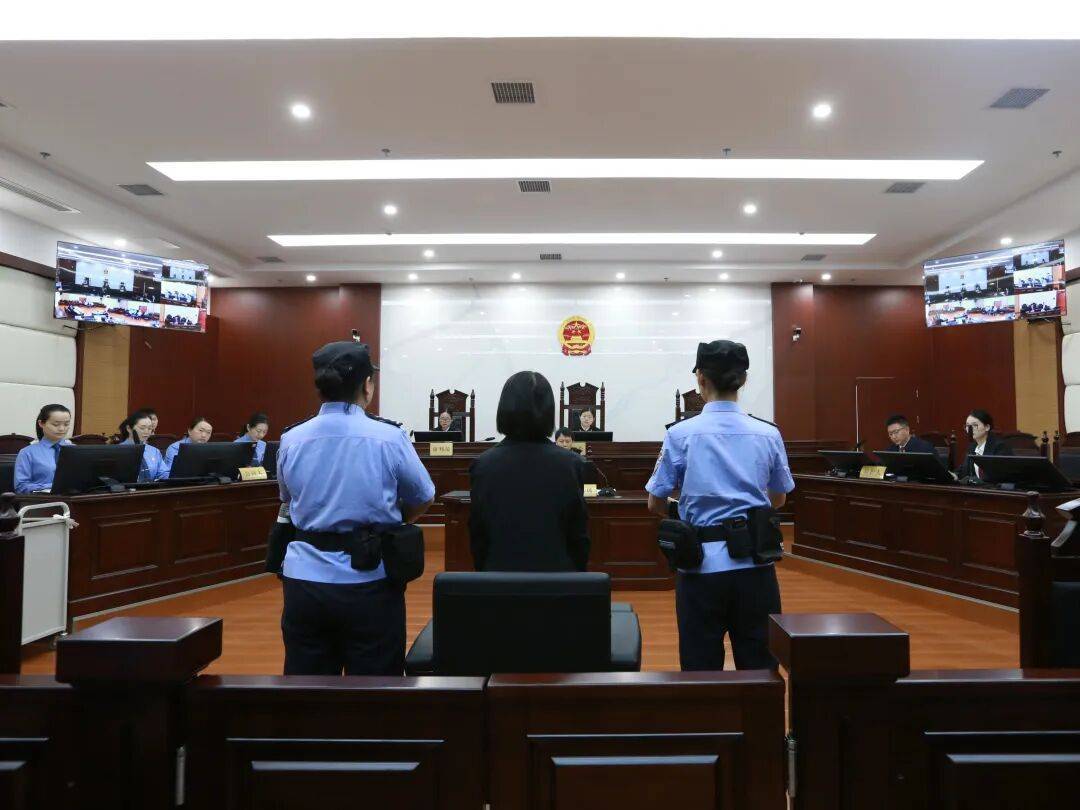 敛财5448万元<strong></p>
<p>比特币今天行情</strong>,女厅官杨慧当庭认罪!“为了一栋别墅,把努力大半生的政治生命和人身自由全赔进去了”