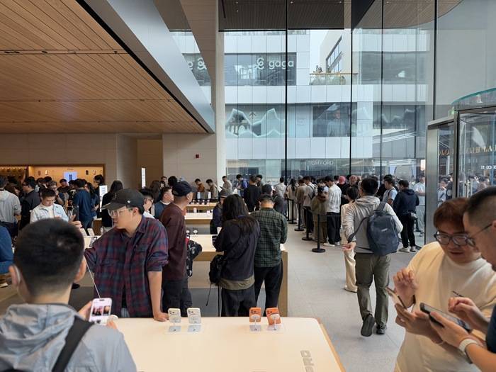 iPhone 17正式开售<strong></p>
<p>比特币交易市场</strong>,橙色Pro Max黄牛最高加价1500元