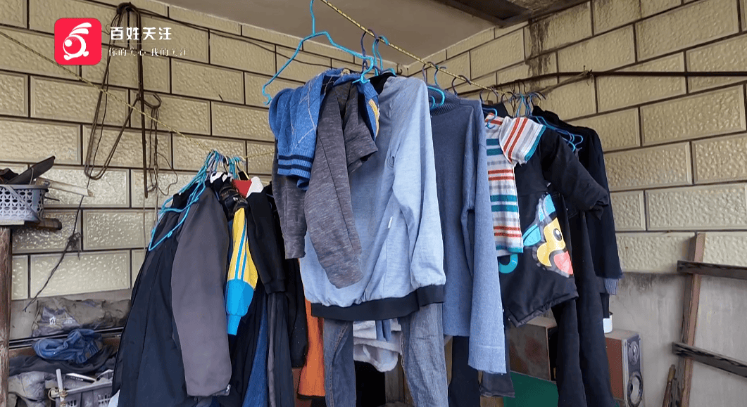 心酸!12岁男孩“独居”贵阳一安置房内<strong></p>
<p>比特币交易市场</strong>,父亲回应:迫于无奈,因为……