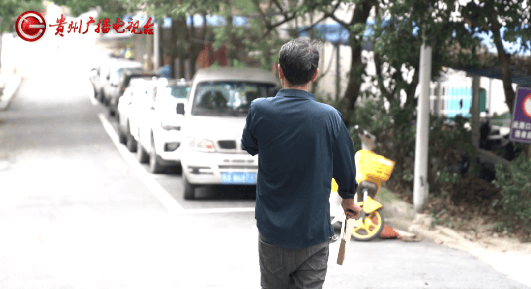 心酸!12岁男孩“独居”贵阳一安置房内<strong></p>
<p>比特币交易市场</strong>,父亲回应:迫于无奈,因为……