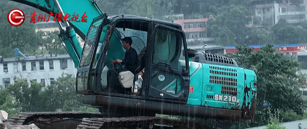 心酸!12岁男孩“独居”贵阳一安置房内<strong></p>
<p>比特币交易市场</strong>,父亲回应:迫于无奈,因为……