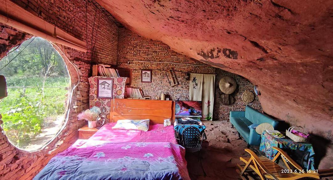 是个人选择还是另有隐情？35岁男子回乡“崖下洞居”惹争议<strong></p>
<p>比特币交易市场</strong>！｜封面深镜