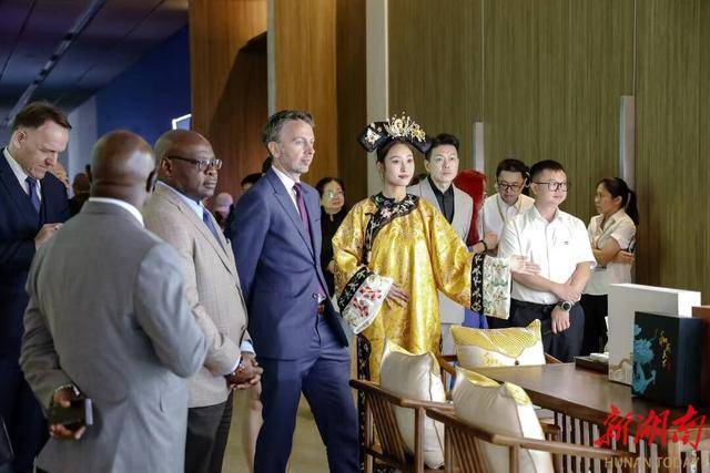 数字之光点亮海丝文明传承路<strong></p>
<p>今日比特币价格</strong>,和成天下助力海丝数字艺术公益展