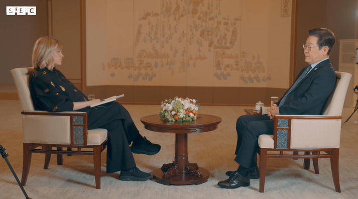 韩国总统李在明声称:看到中俄朝走近<strong></p>
<p>比特币今日</strong>,我们很难做