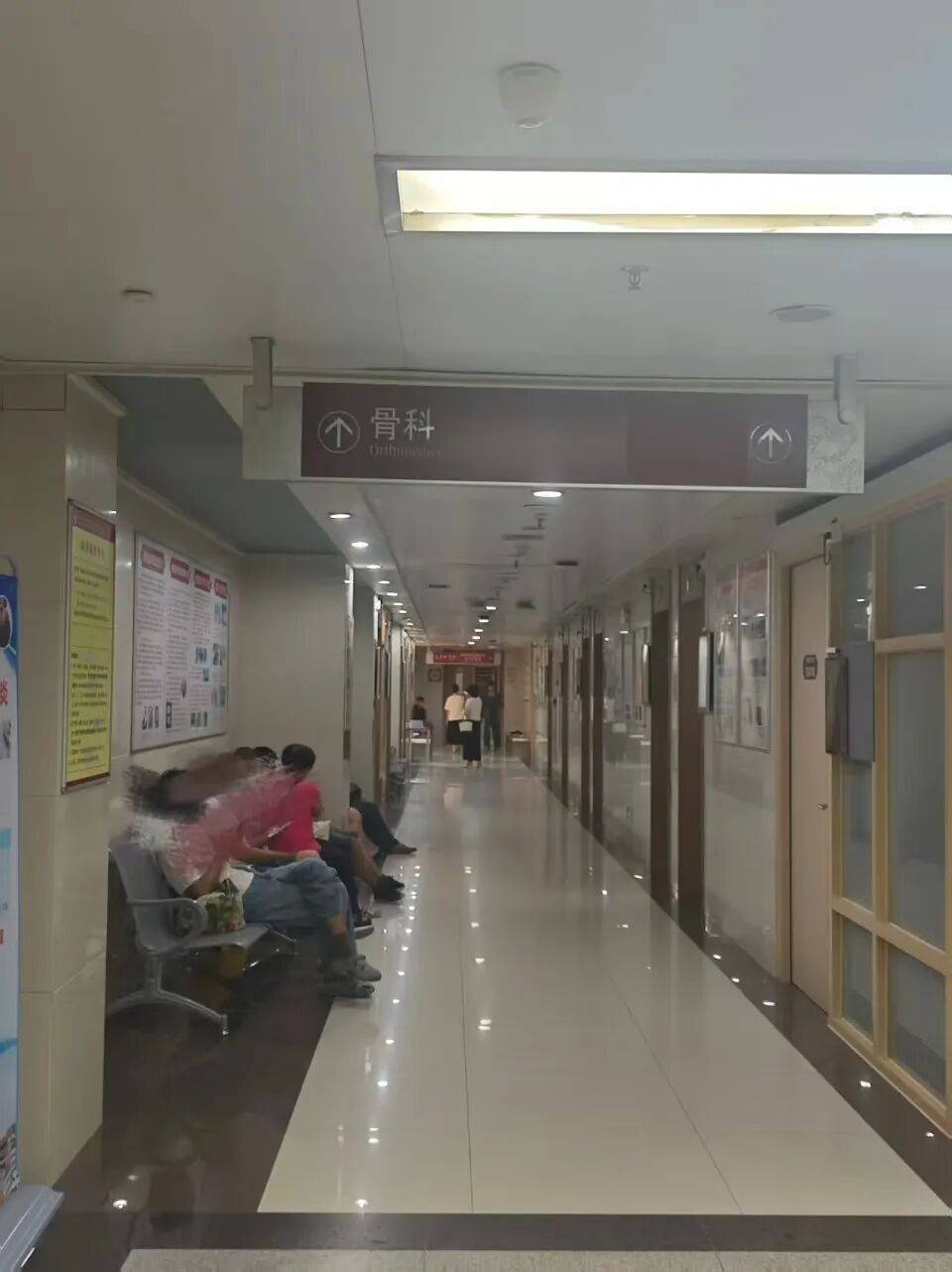 广州一医院发生伤医事件，医生“受伤很重”，已做完手术送至ICU，行凶者已被抓