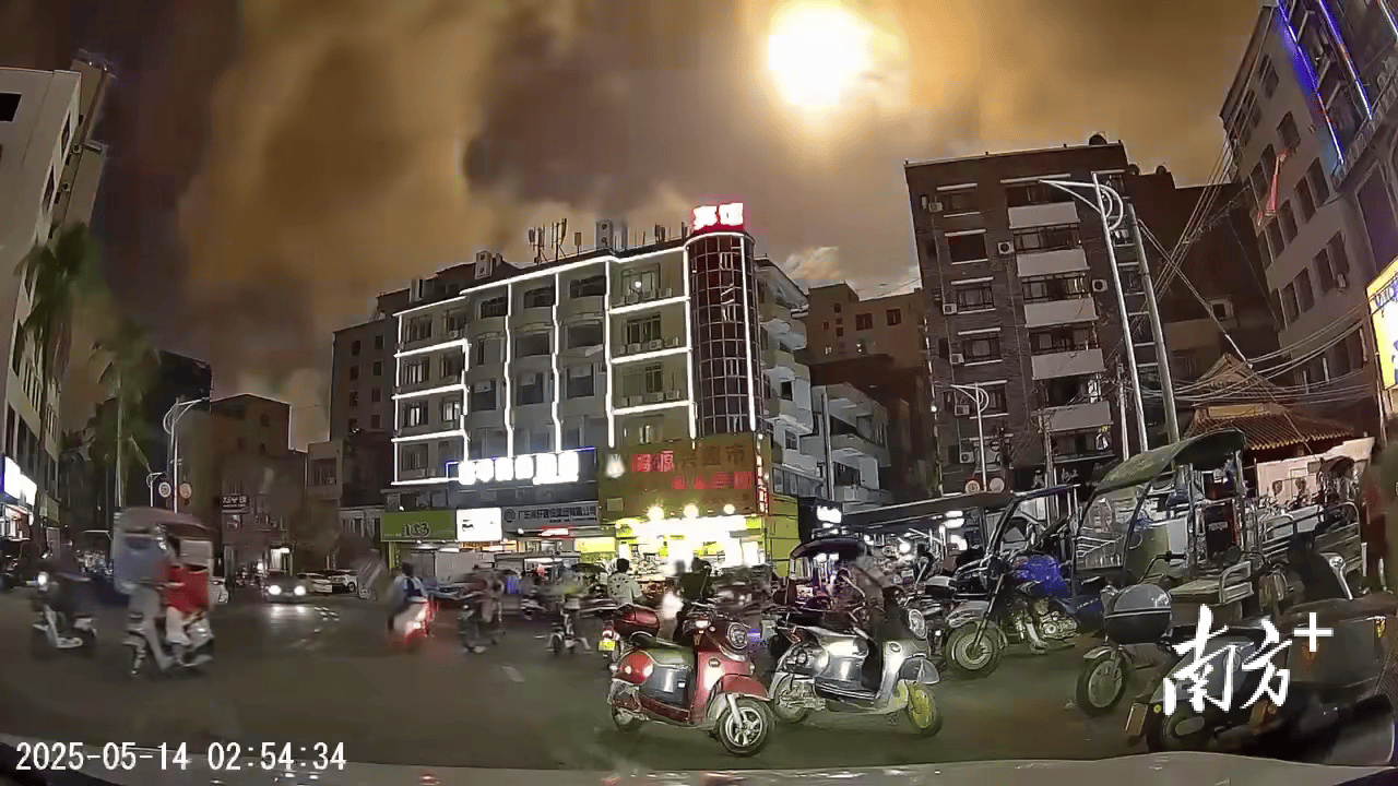 423公斤陨石在茂名电白挖出<strong></p>
<p>比特币历史价格</strong>,系国内目击降落第二大单体陨石