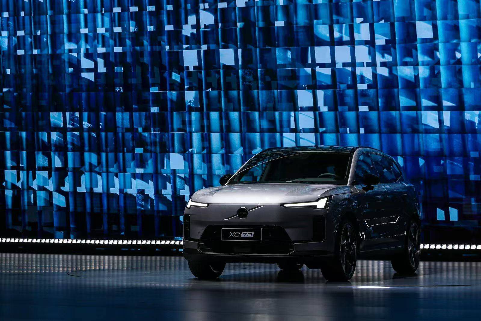 “豪华插混第一车”<strong></p>
<p>比特币今日行情走势</strong>,比预售便宜3万元,26.99万元起的沃尔沃XC70能否突围?