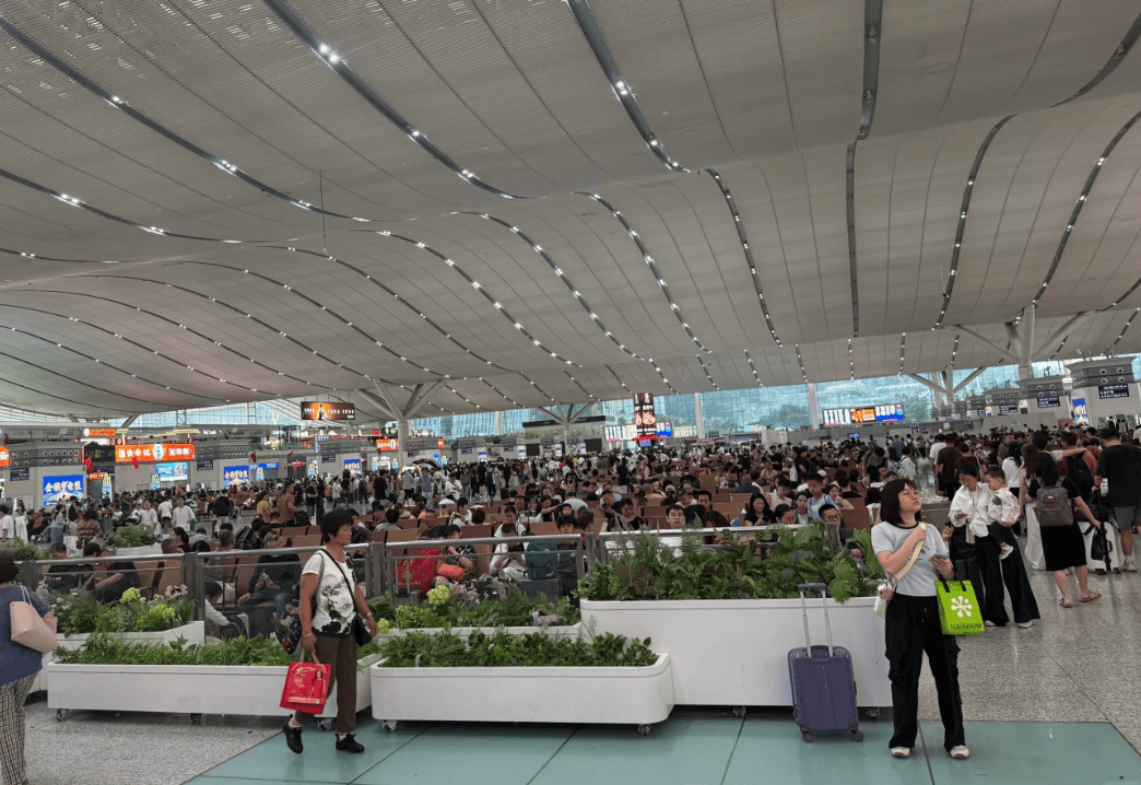 “不亚于春节回家”!凌晨5点<strong></p>
<p>比特币多少钱</strong>,深圳有人已经堵在路上……