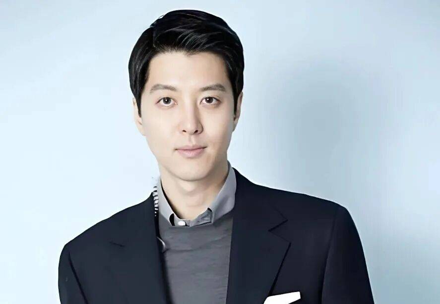 知名男演员自曝患罕见病<strong></p>
<p>美元比特币</strong>,“连呼吸都痛”