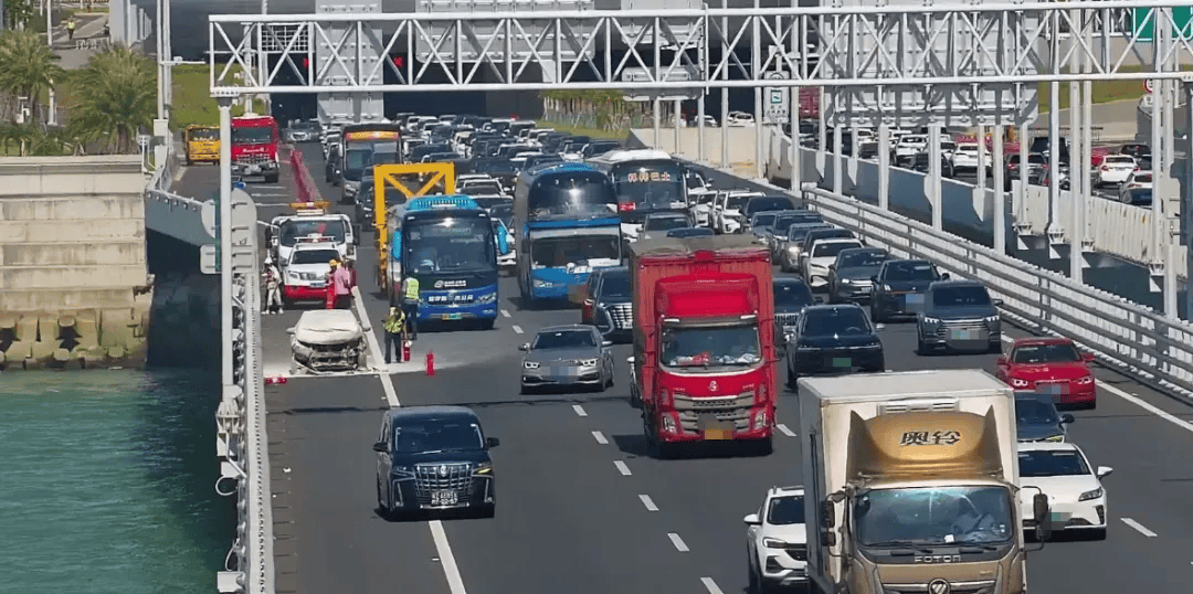 粤B·97821D、粤Z·AG85澳、粤T·91736<strong></p>
<p>比特币人民币</strong>，你们被拍下来了！