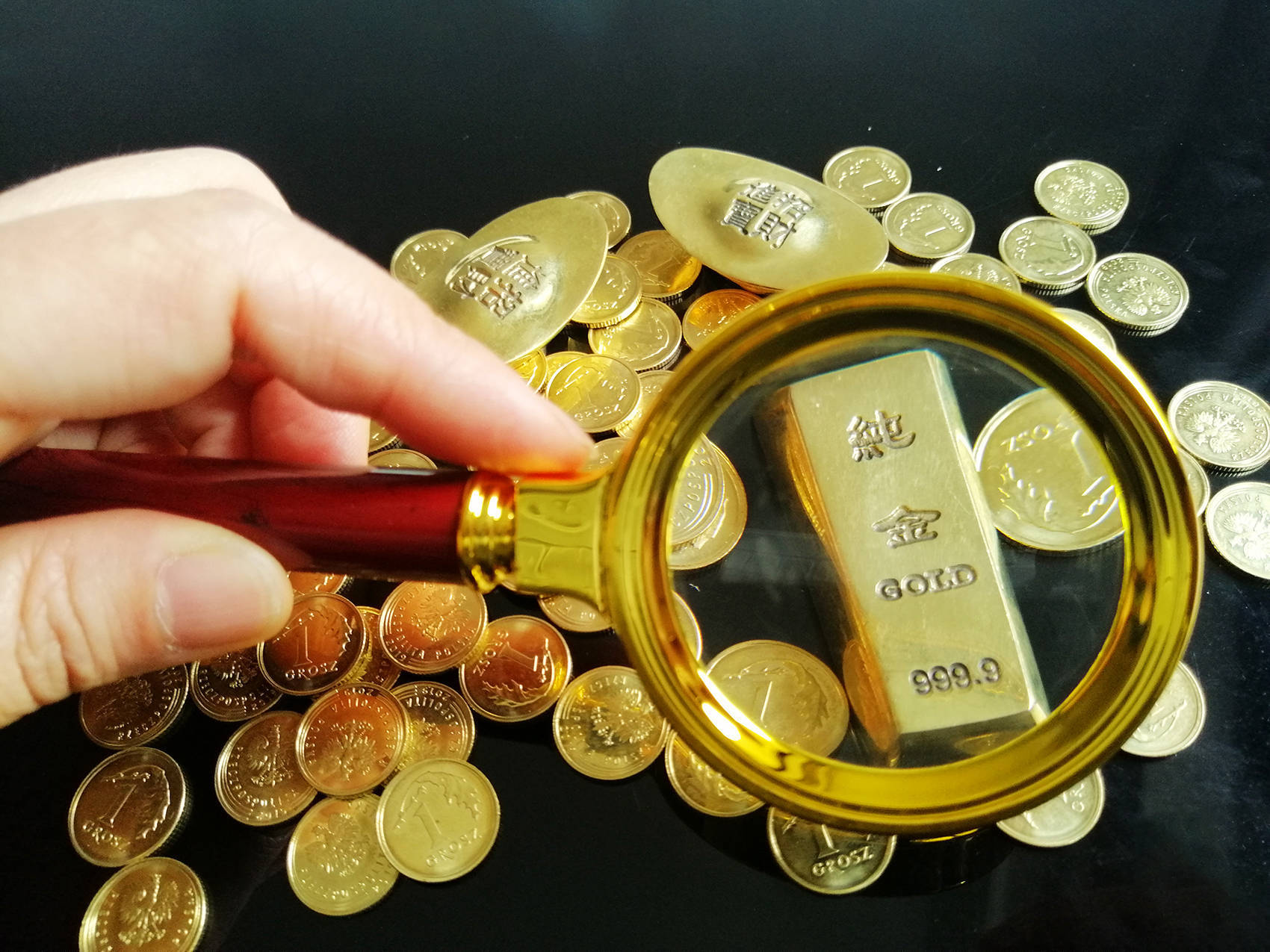 国际金价<strong></p>
<p>比特币人民币</strong>,再创历史新高!消费者:从今年年中一直观望到十一,没想到越等越贵!机构:仍上涨空间