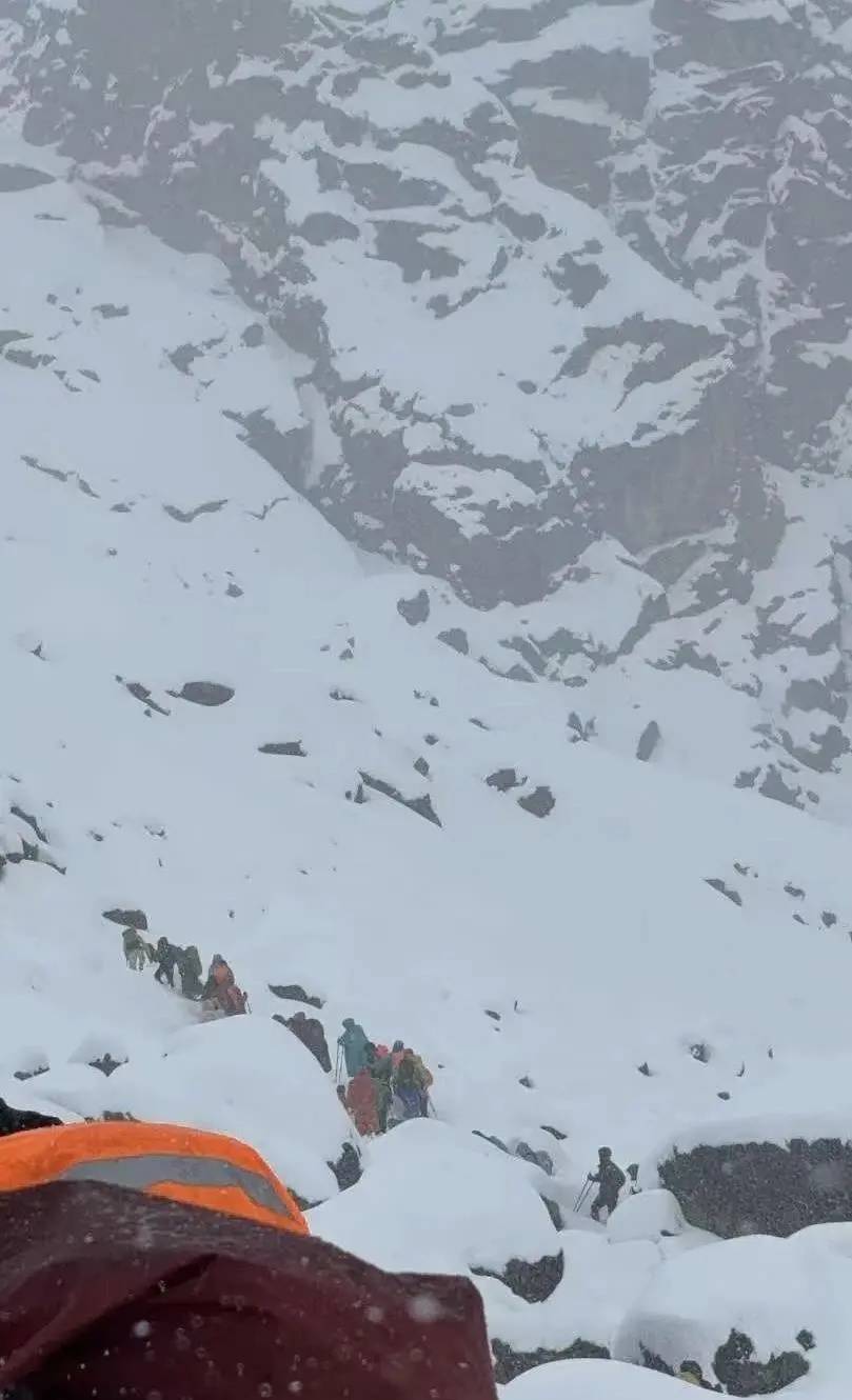 珠峰景区游客被困最新进展:已有350名游客获救<strong></p>
<p>比特币人民币</strong>,其余200多名游客已全部取得联系