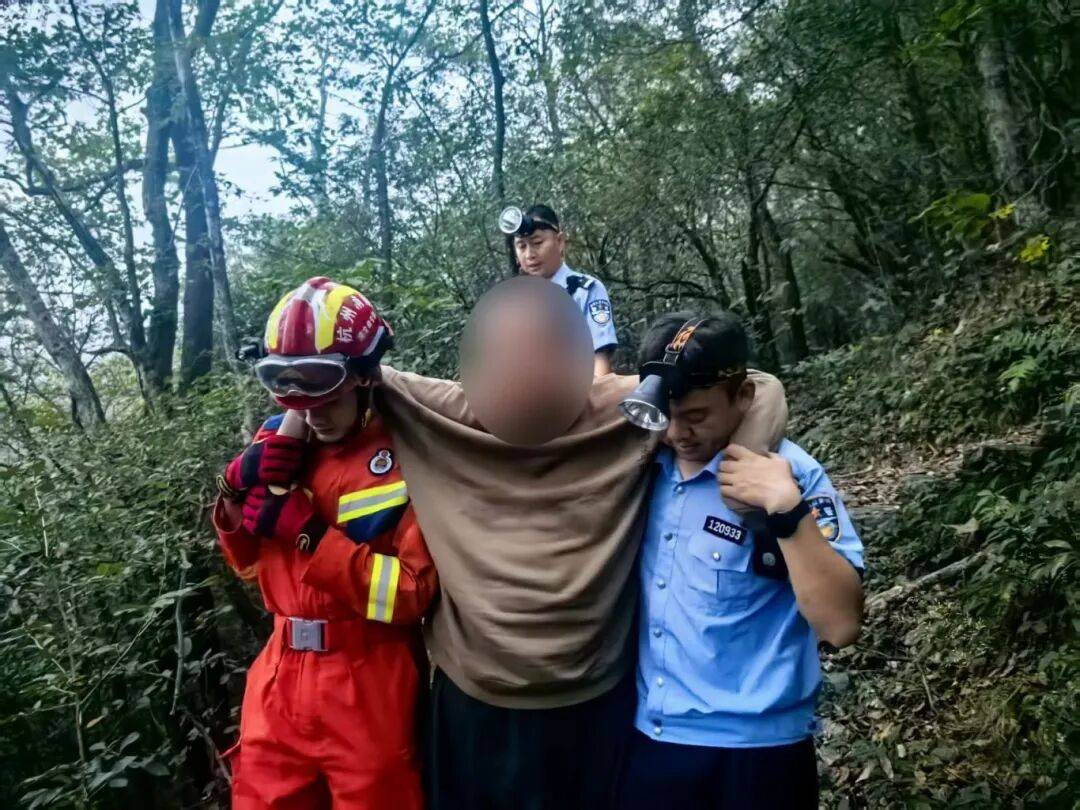杭州一山脚下<strong></p>
<p>比特币人民币</strong>,网约车司机报警!从清晨等到深夜,未等到乘客下山……紧急搜救!