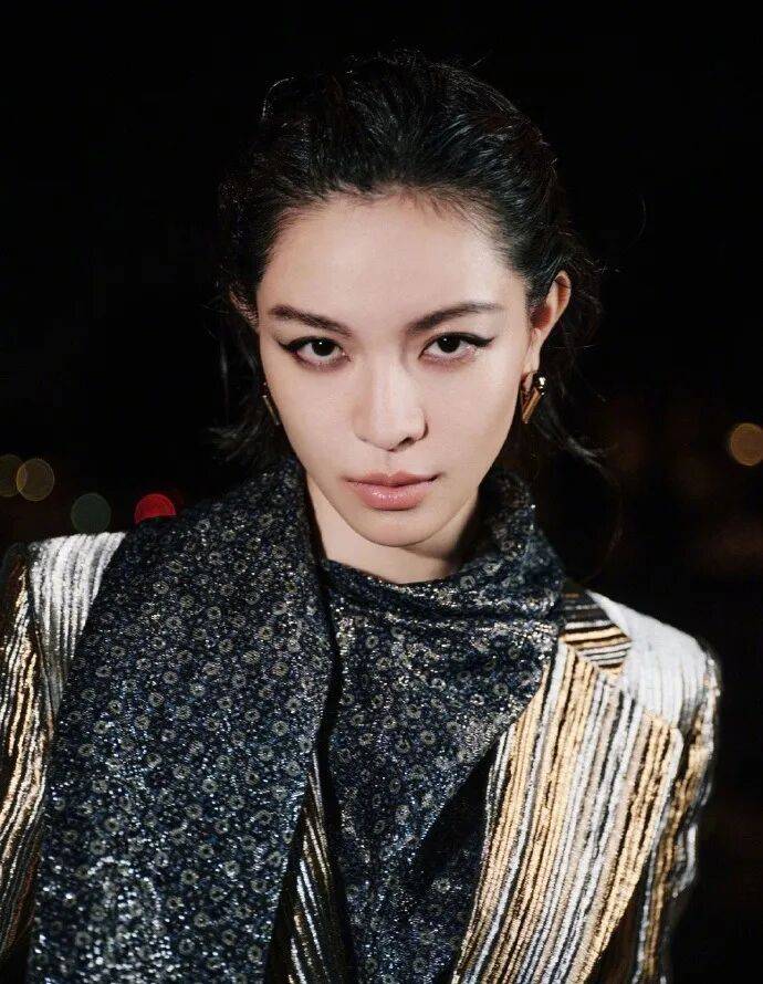 时装周上的女明星<strong></p>
<p>比特币人民币</strong>，秋冬氛围感一键封顶！