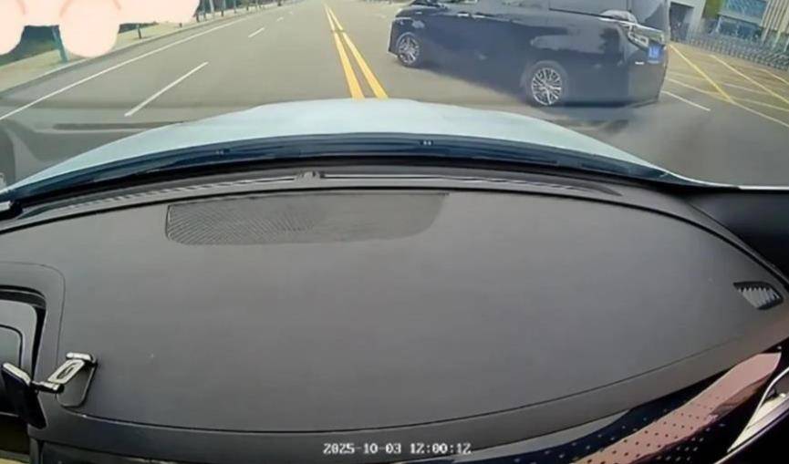 婚庆司机恶意别车后谎称自己是公安人员<strong></p>
<p>比特币人民币</strong>，涉嫌危险驾驶罪被采取刑事强制措施，律师：或被判处拘役并罚款