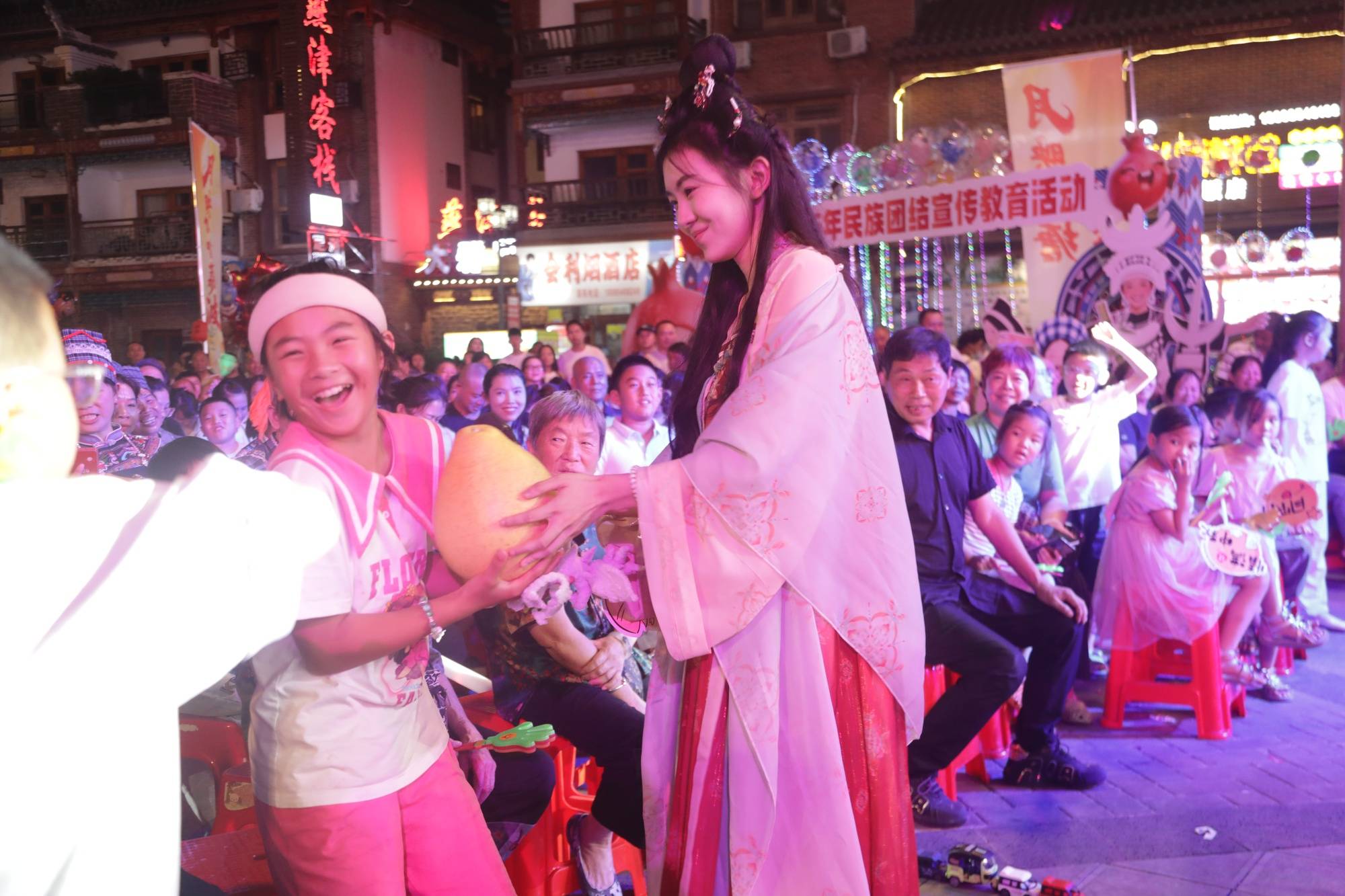 月映火塘 悦唱荔波<strong></p>
<p>比特币最高价格</strong>!这场中秋音乐晚会点燃团圆夜