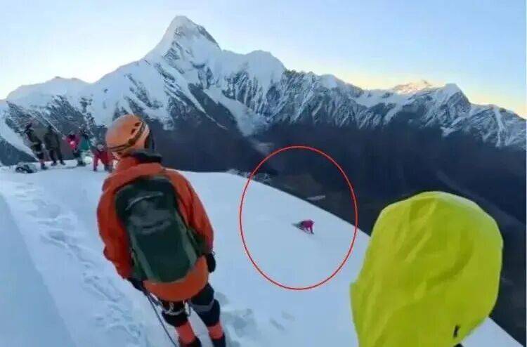 打卡拍照<strong></p>
<p>比特币最高价格</strong>，再美也不能用生命对焦