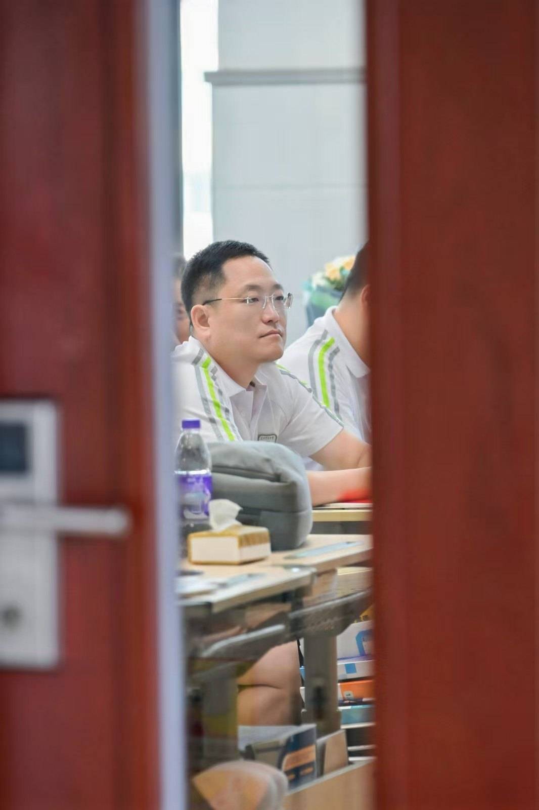 那个让老师骄傲的“调皮”班级！30年同学聚会<strong></p>
<p>比特币今日最新价格行情</strong>，还伴有一封来自贵州的感谢信