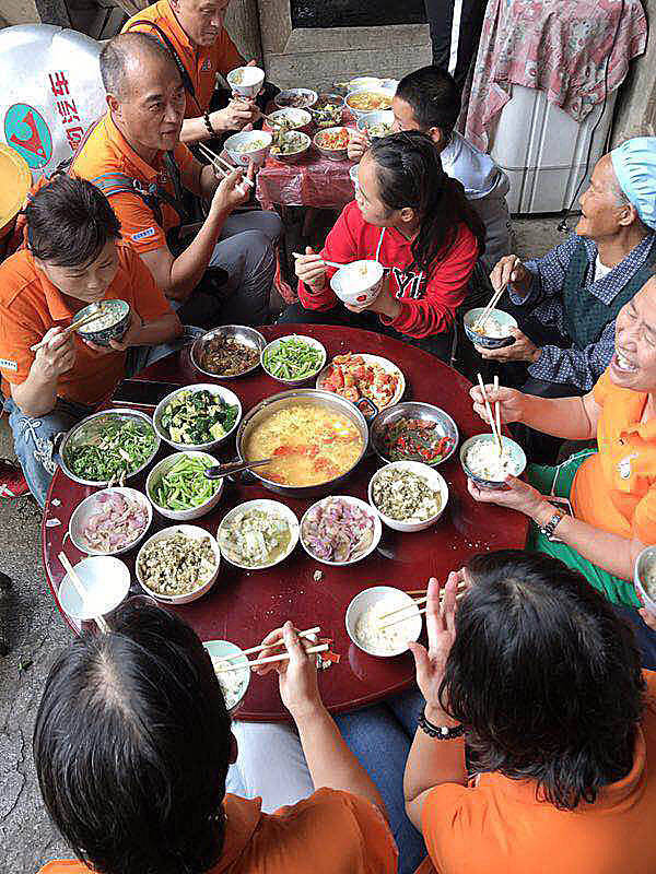 那个让老师骄傲的“调皮”班级！30年同学聚会<strong></p>
<p>比特币今日最新价格行情</strong>，还伴有一封来自贵州的感谢信