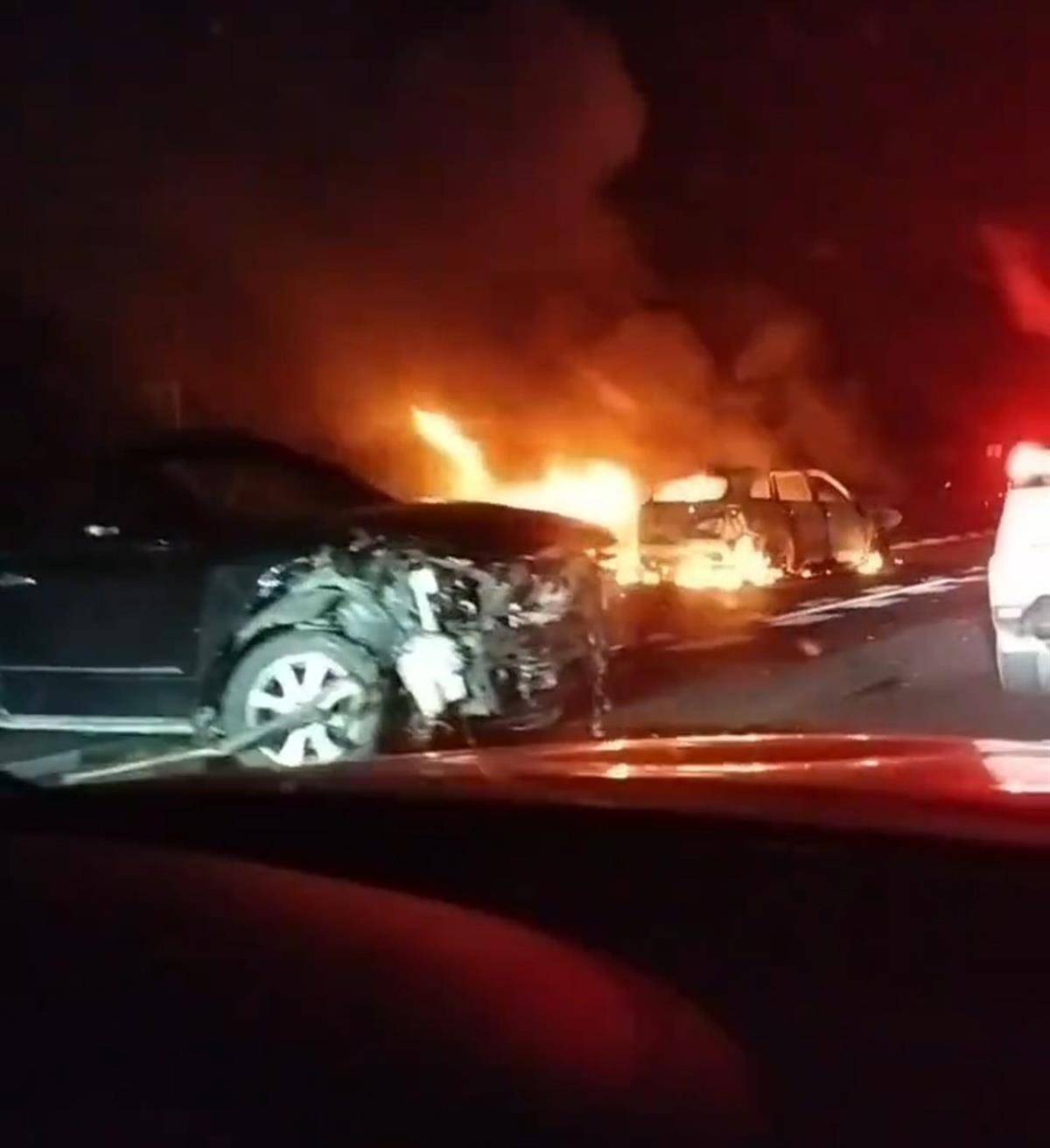 深南高速一车祸致2死3伤<strong></p>
<p>比特币今日最新价格行情</strong>,一位目击者称车上有甩棍没有当场施救,事后得知两人死亡他“觉得好惭愧”