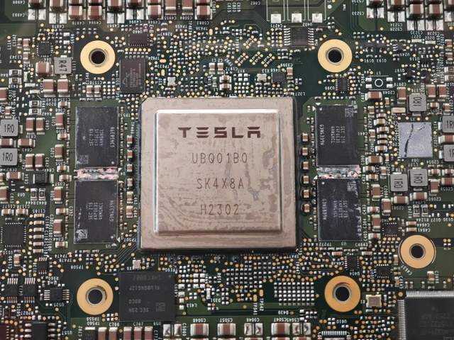 将特斯拉砍成“铁皮房”的<strong></p>
<p>比特币现在价格</strong>,是马斯克新的万亿对赌协议