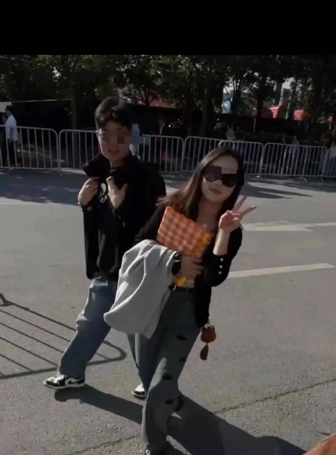 “中国两游客在马来西亚失踪”后续:男子手机定位仍在海底<strong></p>
<p>比特币现在价格</strong>,其姐姐加急办好护照即将赴事发地