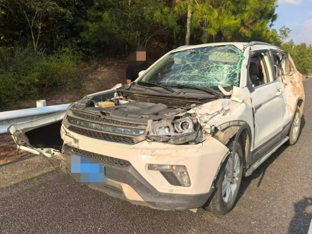 “我撒谎天打雷劈!”男子高速突然强行变道致翻车<strong></p>
<p>比特币现在价格</strong>,反诬赖对方