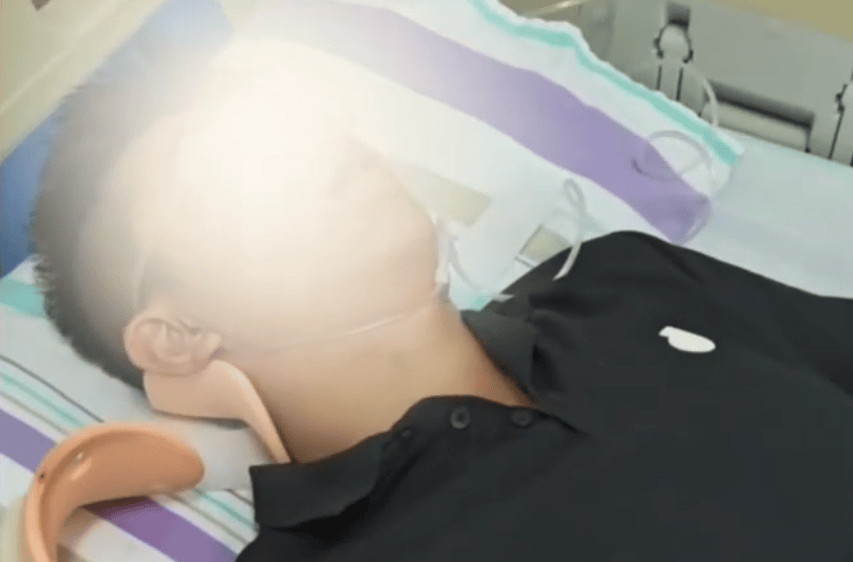 女司机撞到未拴绳的狗<strong></p>
<p>比特币实时</strong>,同车男子遭狗主人亲友围殴!警方通报