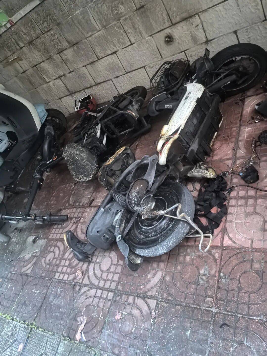 深圳一小区电动车管理引担忧<strong></p>
<p>比特币历年价格</strong>，部门责令整改后，记者实探