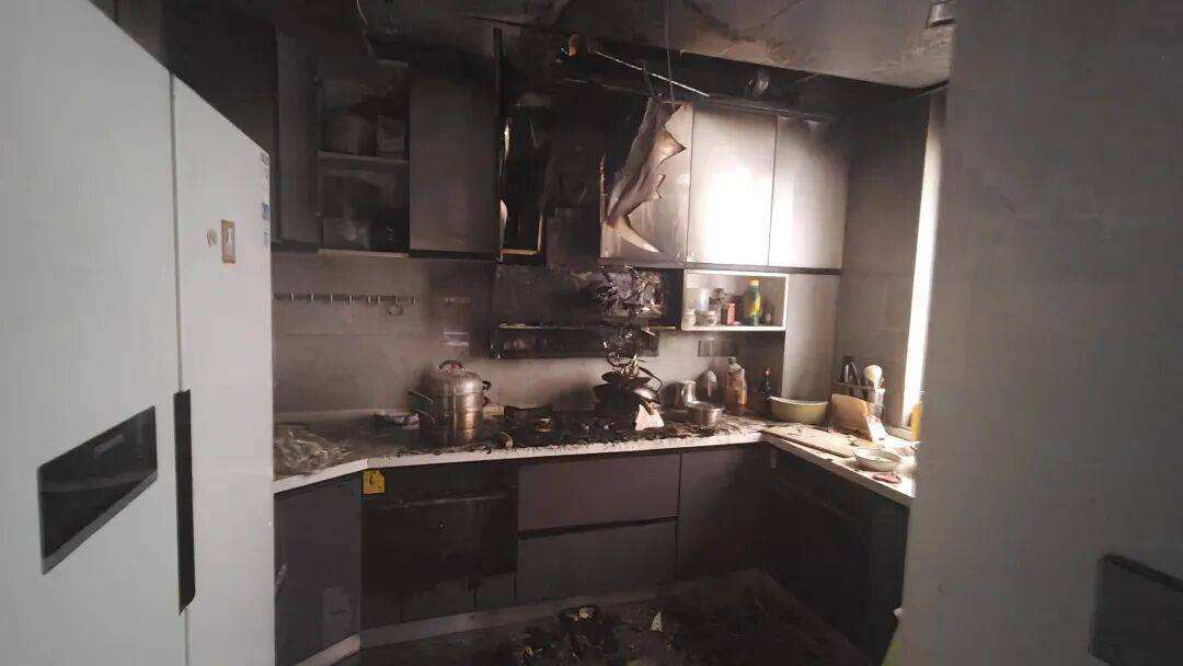 以案为鉴 | 家中起火前<strong></p>
<p>购买比特币</strong>,他们都曾接到一通电话……