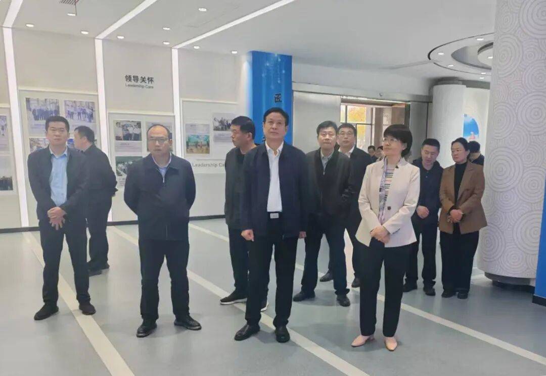 平阴县政协考察组来<strong></p>
<p>比特币实时走势图</strong>我市学习考察