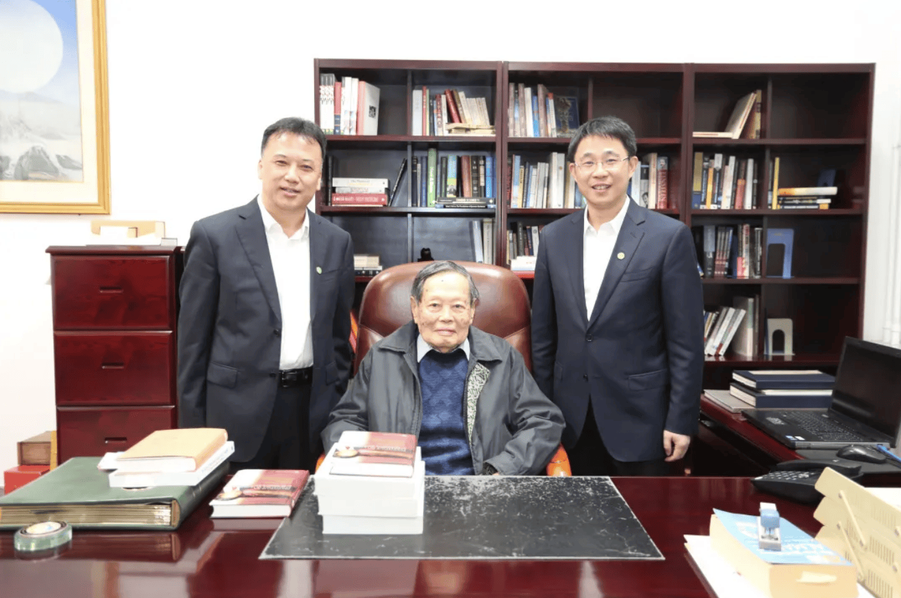 杨振宁为什么连续32年担任东莞理工学院名誉校长<strong></p>
<p>比特币视频</strong>?