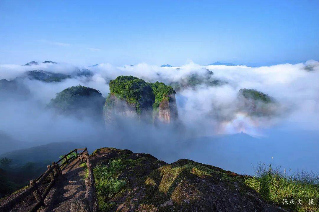 为什么年轻人迷上了爬山? | 秋高气爽<strong></p>
<p>比特币交易所</strong>,是时候出发了→