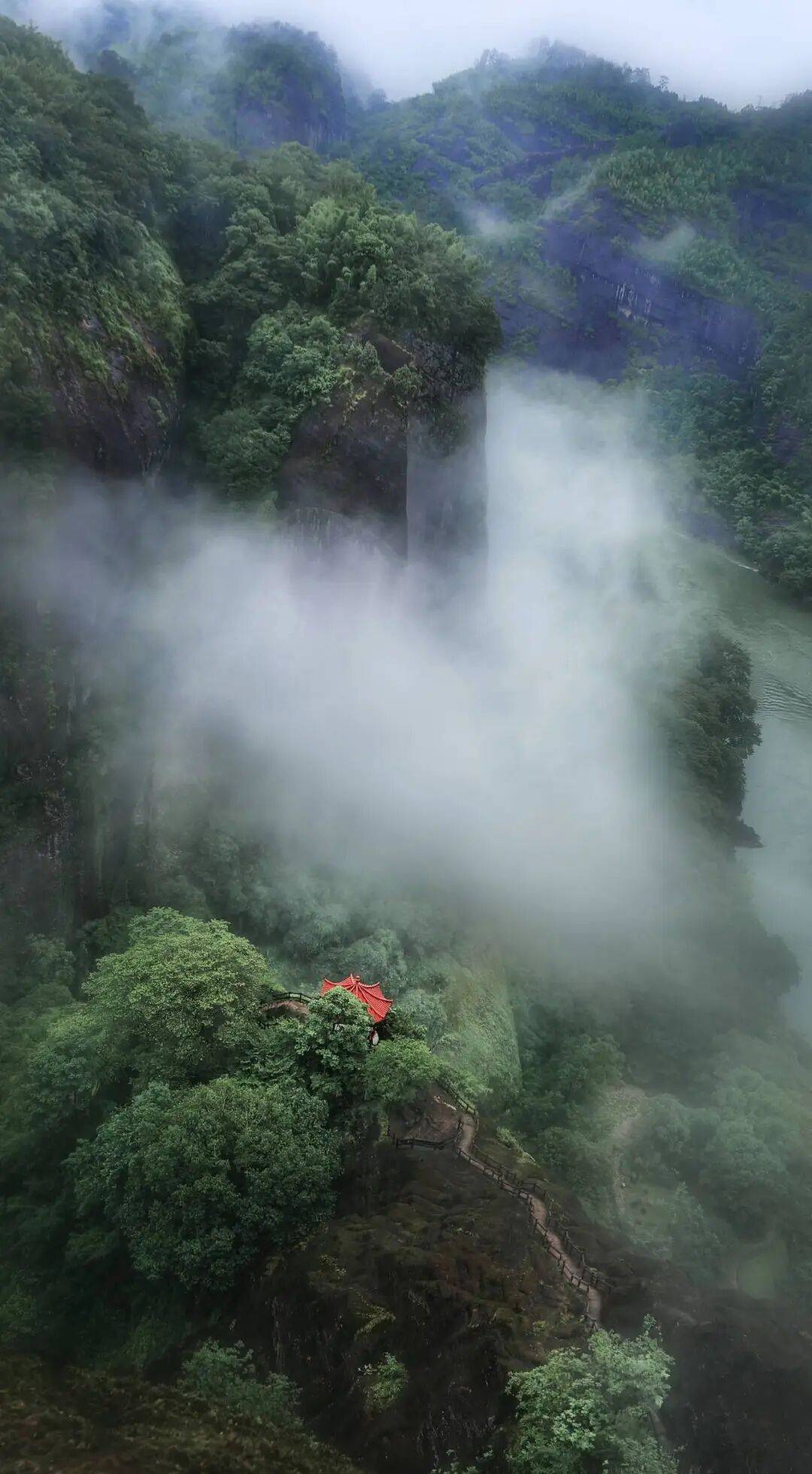 为什么年轻人迷上了爬山? | 秋高气爽<strong></p>
<p>比特币交易所</strong>,是时候出发了→