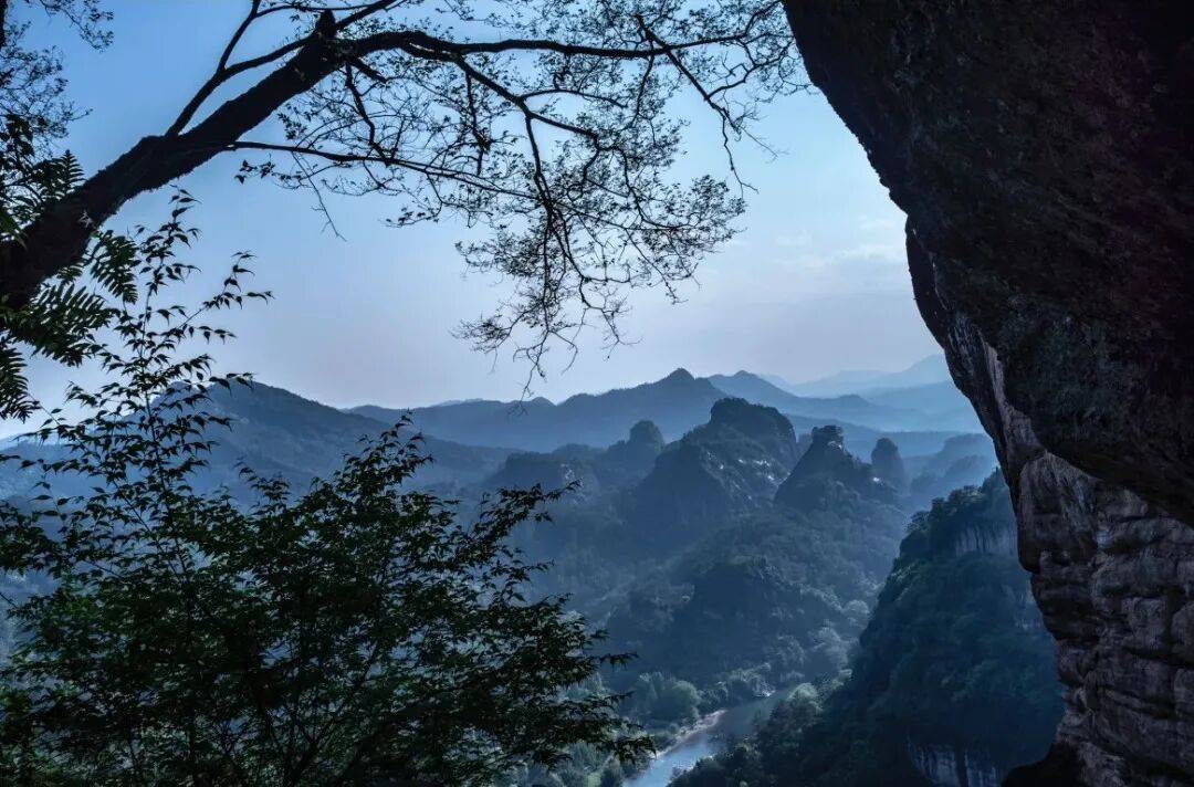 为什么年轻人迷上了爬山? | 秋高气爽<strong></p>
<p>比特币交易所</strong>,是时候出发了→