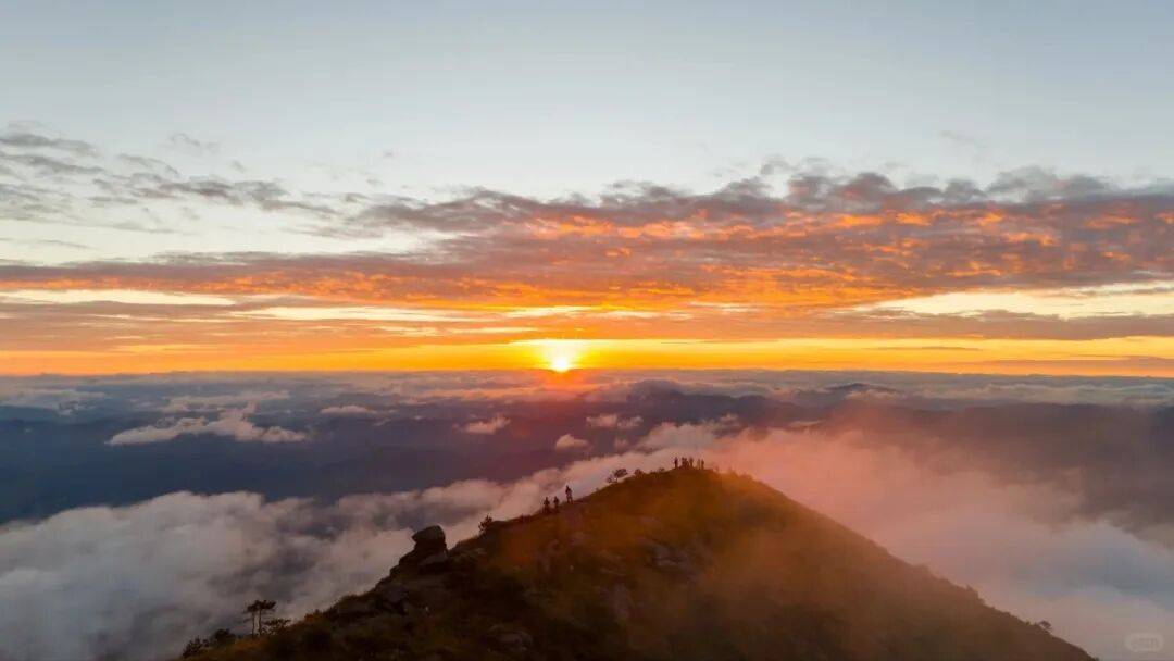 为什么年轻人迷上了爬山? | 秋高气爽<strong></p>
<p>比特币交易所</strong>,是时候出发了→