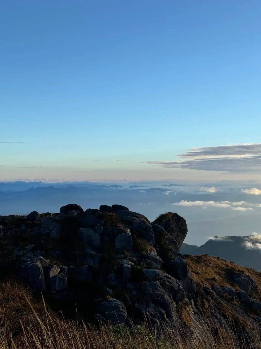 为什么年轻人迷上了爬山? | 秋高气爽<strong></p>
<p>比特币交易所</strong>,是时候出发了→