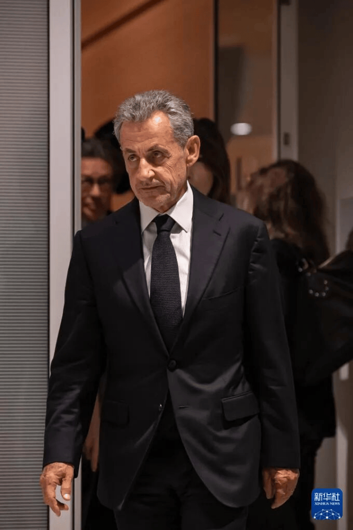 70岁法国前总统萨科齐的“坐牢style”:入狱前密会马克龙<strong></p>
<p>一个比特币多少钱</strong>,入狱后开始写书