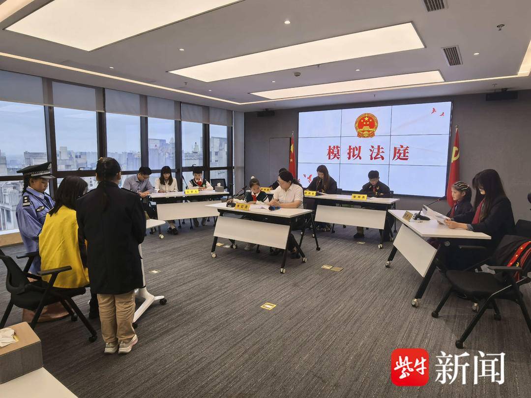 “叔叔是江苏的<strong></p>
<p>一个比特币多少钱</strong>，将来一定带你们去看看！”镇江警官不忘承诺，四次组织近百名藏区学子来苏研学